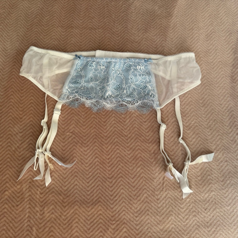 b.tempt’d garter belt - size XS/S